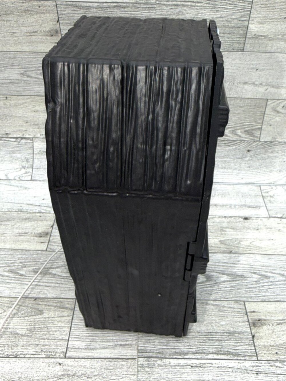 Brand New w/Tags 9" Spooky Village Skeleton in a Coffin Popout Décor-testd/works - Picture 5 of 5